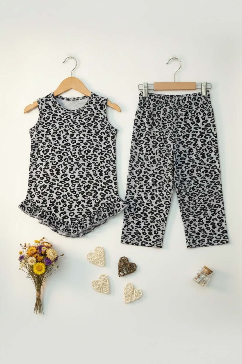 Cheetah Set – Hanger Flat Lay